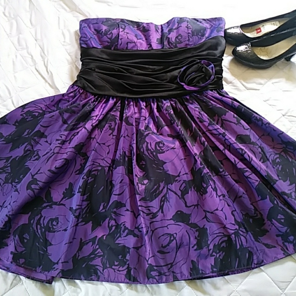 Short formal dress